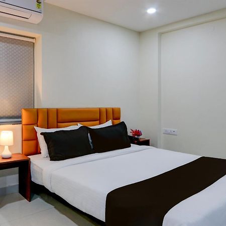 ホテル Super Townhouse The Cinco Bliss Near Ikea, Wells Forgo, Kims, Care Hospitals ハイデラバード エクステリア 写真