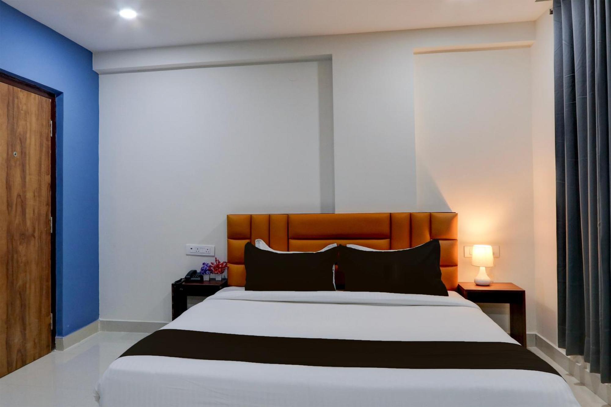 ホテル Super Townhouse The Cinco Bliss Near Ikea, Wells Forgo, Kims, Care Hospitals ハイデラバード エクステリア 写真